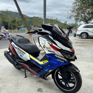 Maxi scooters 250-350cc