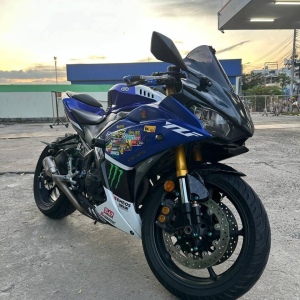 Motorcycles 250-500cc