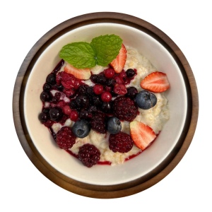 Berries and cream oatmeal