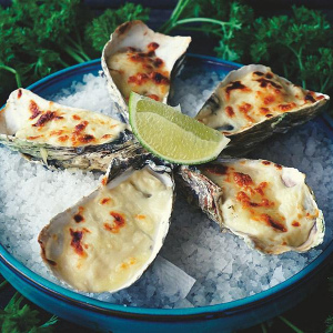 Baked oysters with cheese