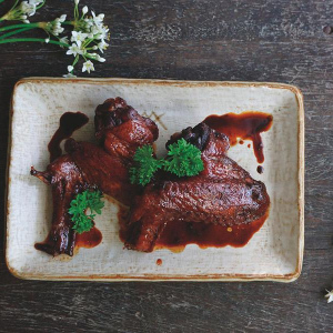 Sriracha honey chicken wings