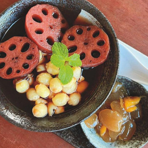 Lotus seed and root soup