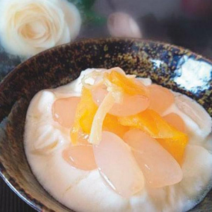 Yoghurt and forest palm seeds