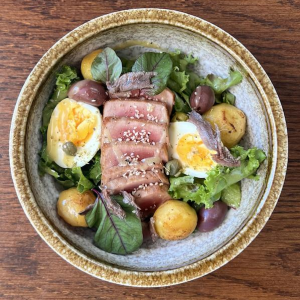 Niçoise with tuna
