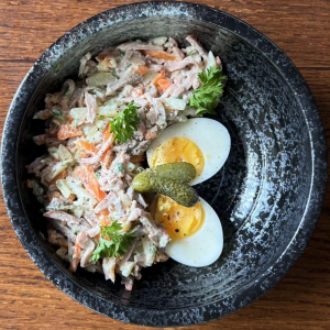 Meat salad with beef tongue