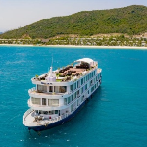 Cruise on the ship Sea Coral